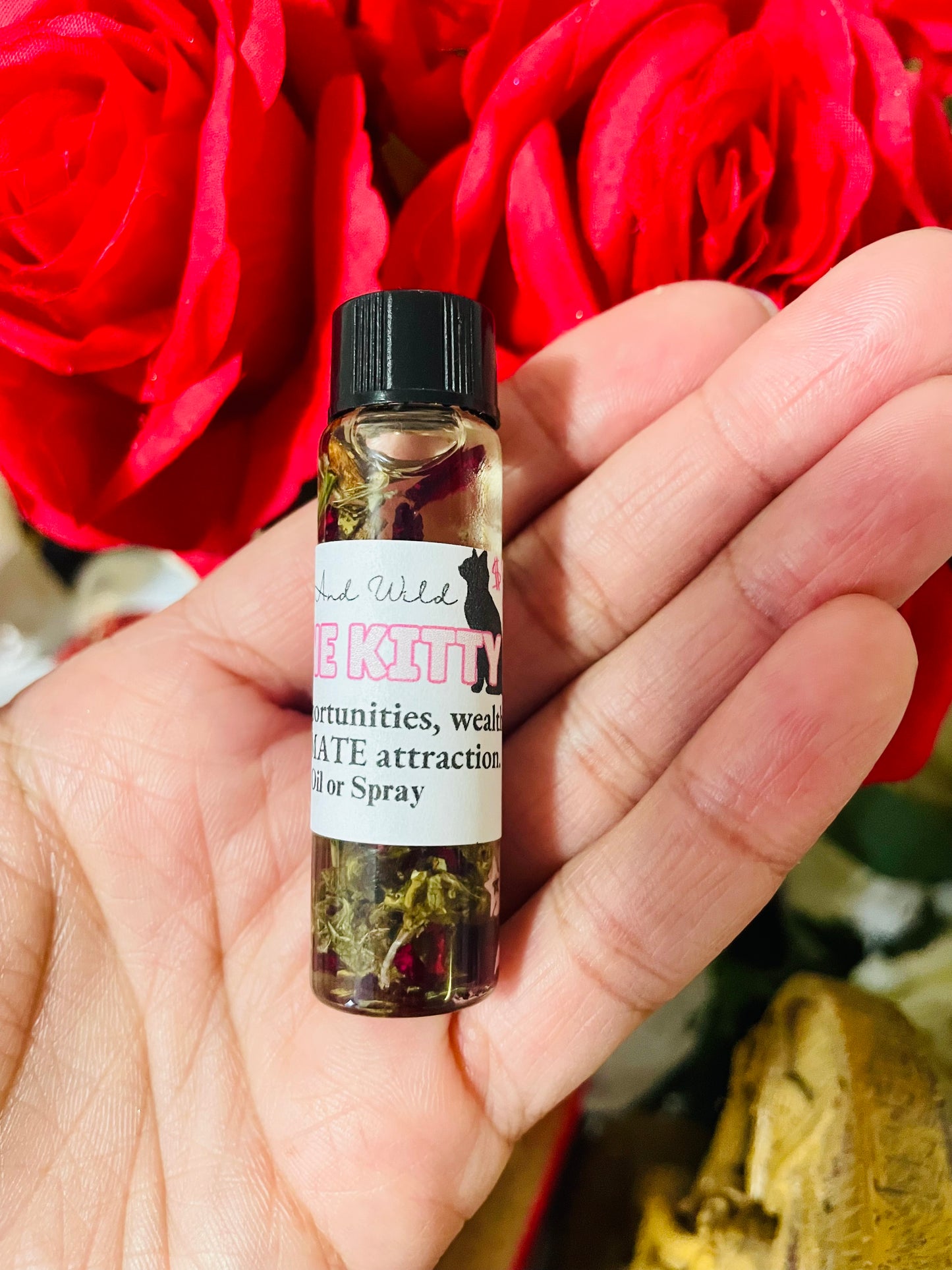 Divine Kitty Oil – Attraction, Feminine Essence
